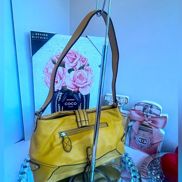 Etienne Aigner like new Mustard Colored Leather Shoulder Bag with Silver Accents - Picture 7 of 9